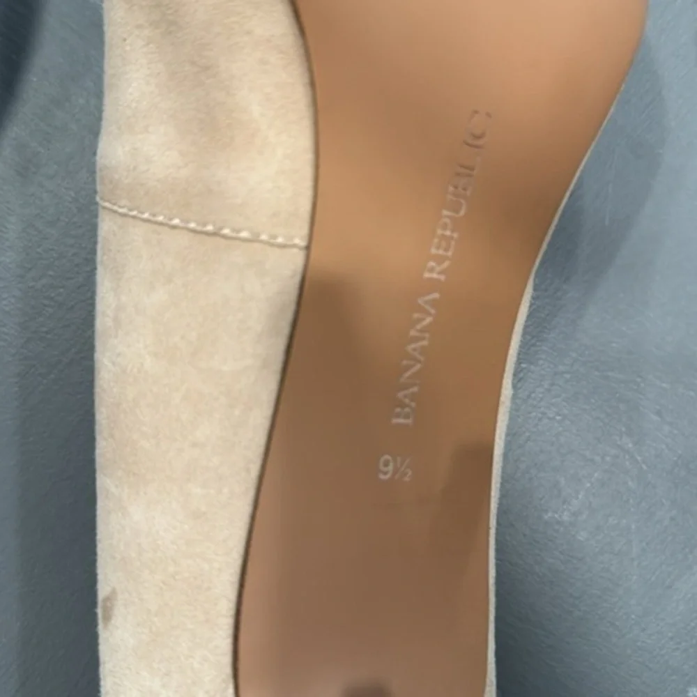 Banana Republic Suede Shoes Pumps Heels